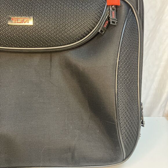 TUMI Alpha 2 Compact Large Screen Laptop Brief Pack Black Red Accents - Picture 3 of 16